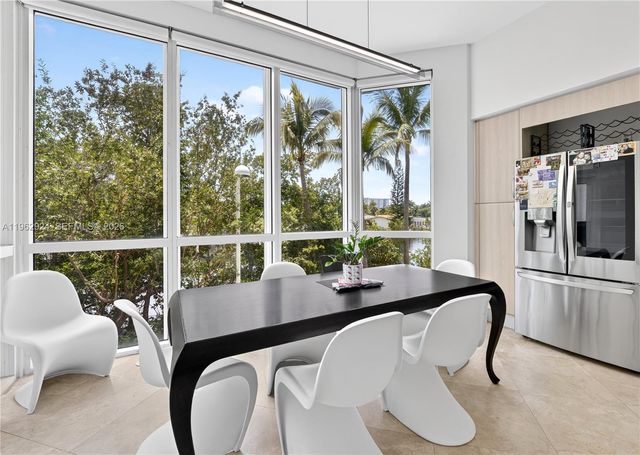16500 Collins Avenue TH9, Sunny Isles Beach, FL 33160