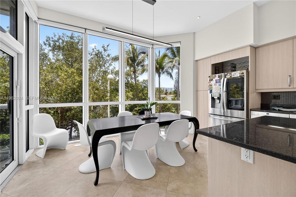 16500 Collins Avenue TH9, Sunny Isles Beach, FL 33160