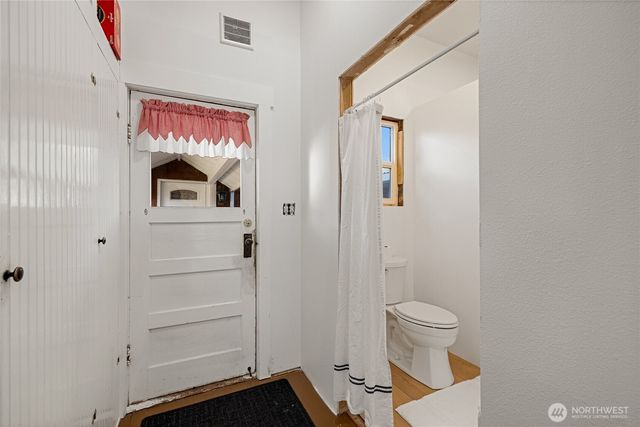 202 Prospect Street E, Eatonville, WA 98328