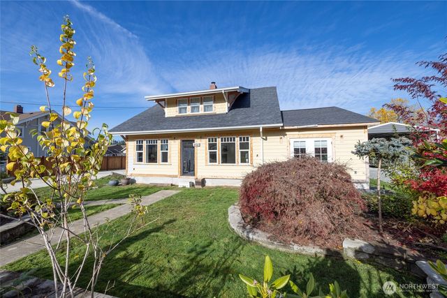 202 Prospect Street E, Eatonville, WA 98328