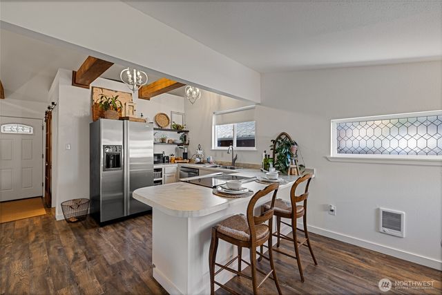 202 Prospect Street E, Eatonville, WA 98328