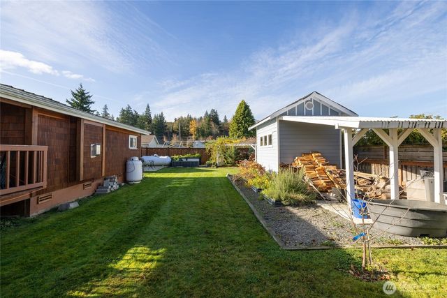 202 Prospect Street E, Eatonville, WA 98328