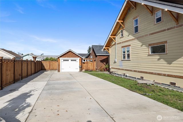 202 Prospect Street E, Eatonville, WA 98328