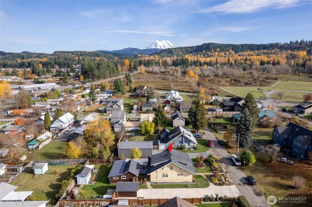 202 Prospect Street E, Eatonville, WA 98328