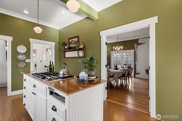 202 Prospect Street E, Eatonville, WA 98328