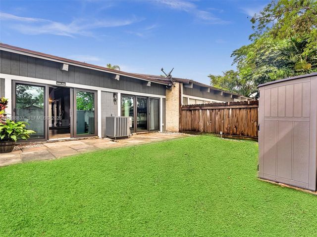 13406 SW 102nd Ln, Miami, FL 33186