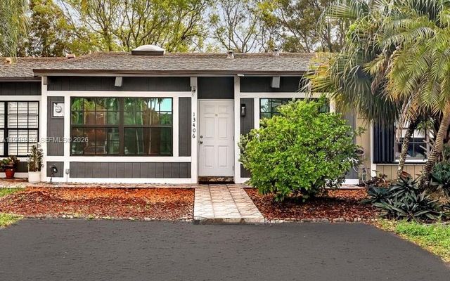 13406 SW 102nd Ln, Miami, FL 33186