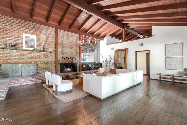 10400 Mcbroom Street, Los Angeles, CA 91040