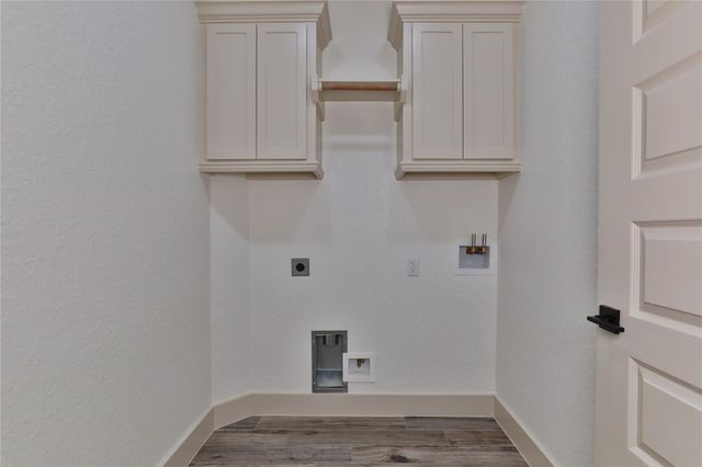 223 Laurel Street, Lake Jackson, TX 77566