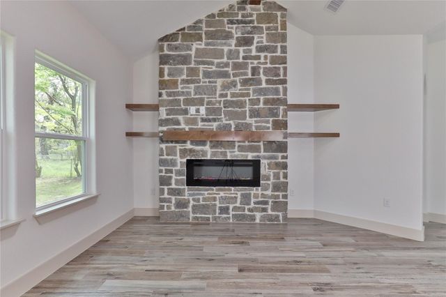 223 Laurel Street, Lake Jackson, TX 77566