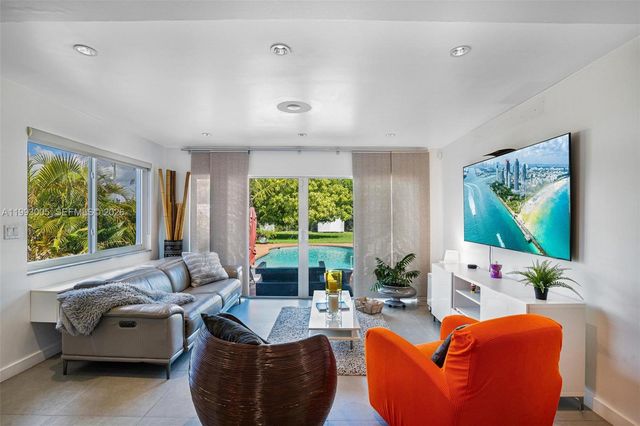 2923 Madison St, Hollywood, FL 33020