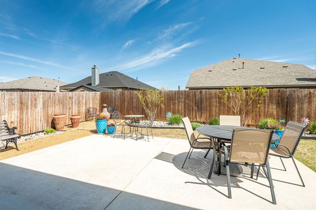 1417 Saint Johns Drive, Van Alstyne, TX 75495