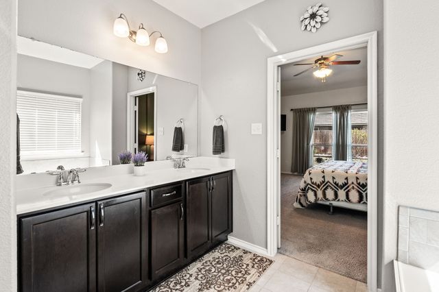 1417 Saint Johns Drive, Van Alstyne, TX 75495