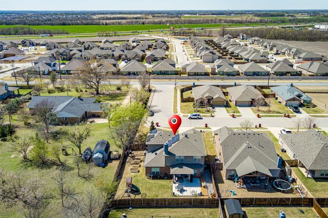 1417 Saint Johns Drive, Van Alstyne, TX 75495