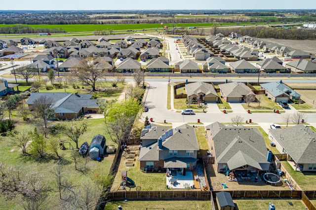 1417 Saint Johns Drive, Van Alstyne, TX 75495