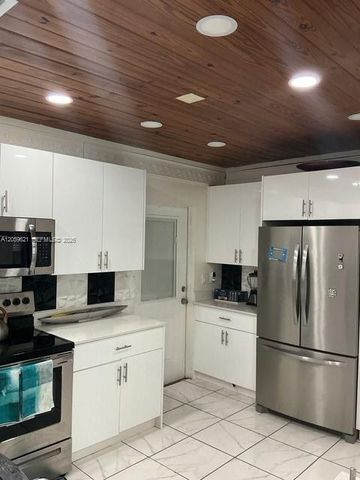 6404 Grant Court, Hollywood, FL 33024