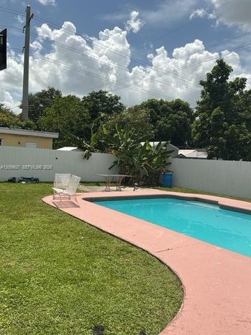 6404 Grant Court, Hollywood, FL 33024