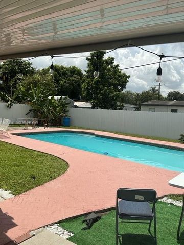6404 Grant Court, Hollywood, FL 33024