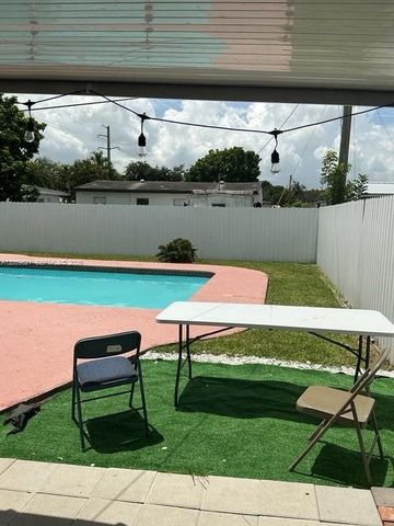 6404 Grant Court, Hollywood, FL 33024