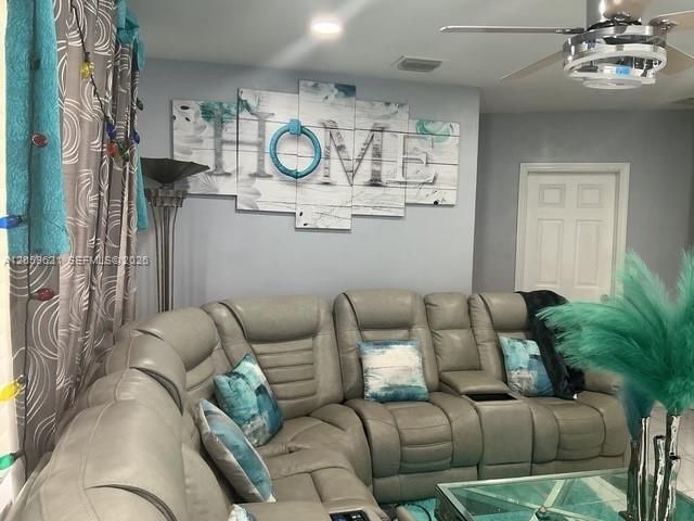 6404 Grant Court, Hollywood, FL 33024