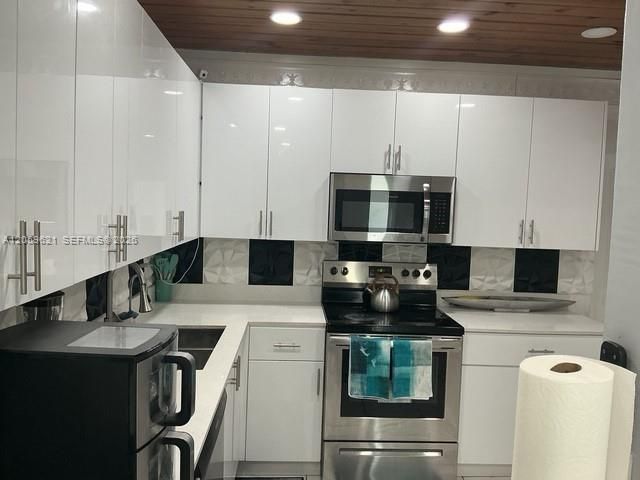6404 Grant Court, Hollywood, FL 33024
