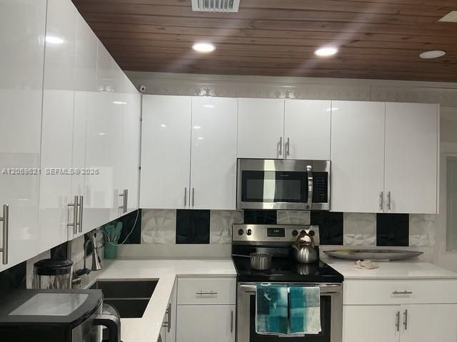 6404 Grant Court, Hollywood, FL 33024