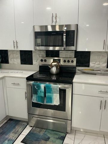 6404 Grant Court, Hollywood, FL 33024