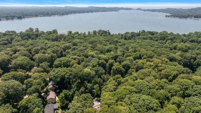 1460 Post Avenue, Park Twp, MI 49424