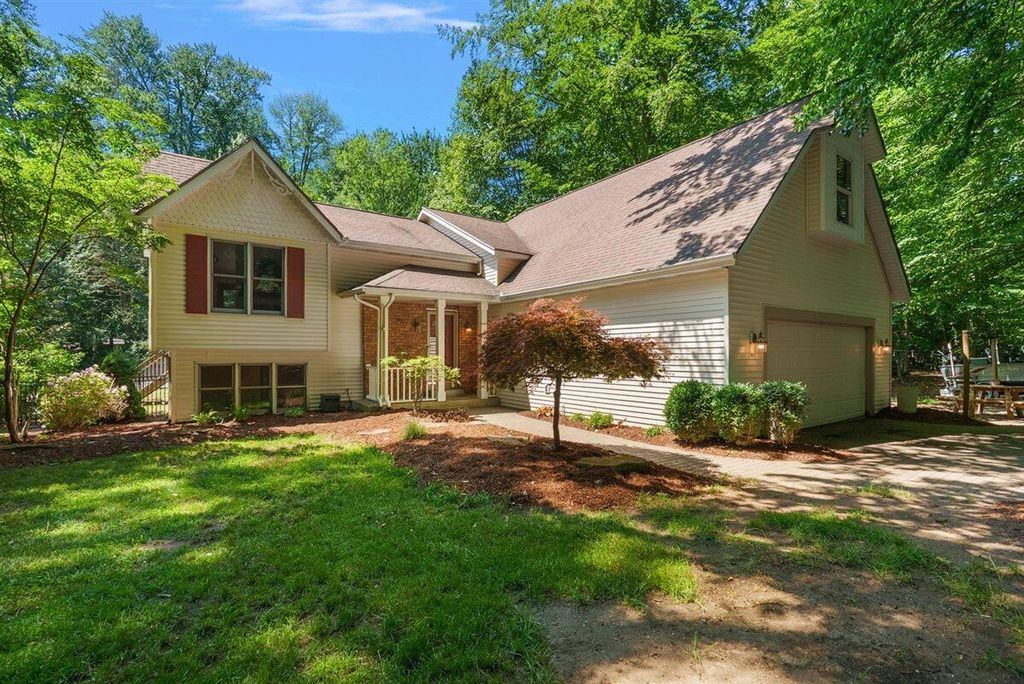1460 Post Avenue, Park Twp, MI 49424