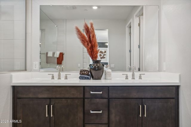 5866 E ZACHARY Drive, Phoenix, AZ 85054