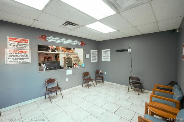 6811 Schaefer Road, Dearborn Heights, MI 48126