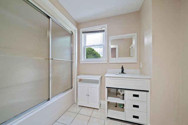 57 Main St, Lakeville, MA 02347