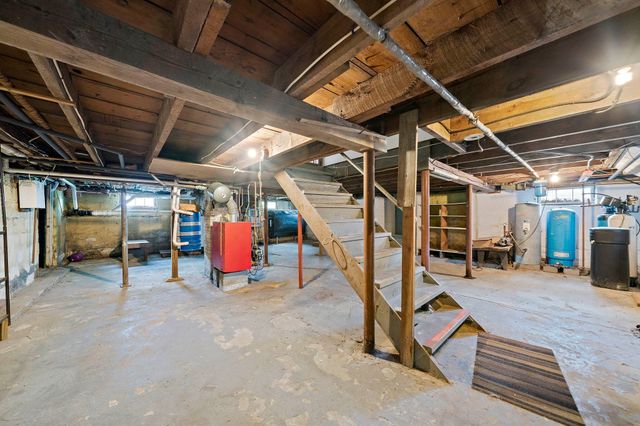 57 Main St, Lakeville, MA 02347