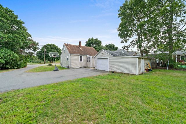 57 Main St, Lakeville, MA 02347