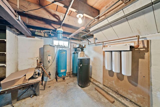 57 Main St, Lakeville, MA 02347