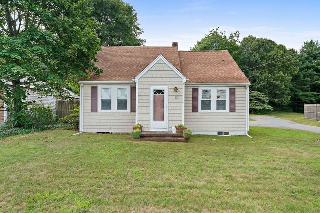 57 Main St, Lakeville, MA 02347