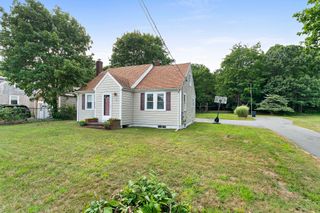 57 Main St, Lakeville, MA 02347