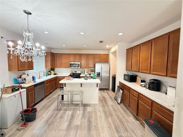 2210 Cranshaw, Palmdale, CA 93551