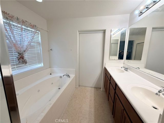 2210 Cranshaw, Palmdale, CA 93551