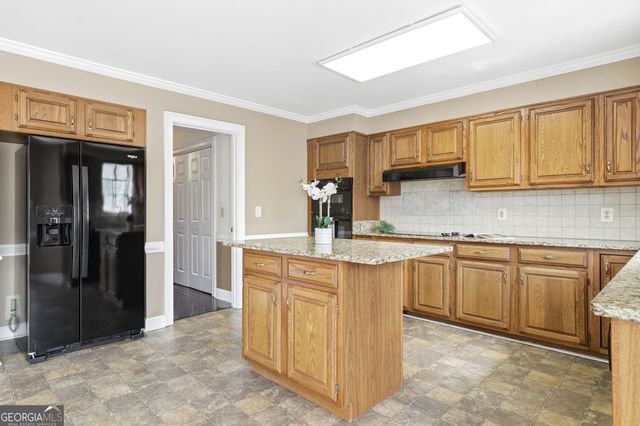 450 Renee Circle, Roswell, GA 30075