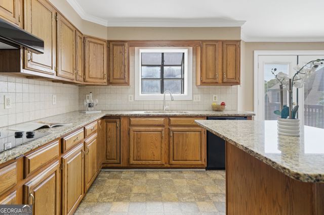 450 Renee Circle, Roswell, GA 30075