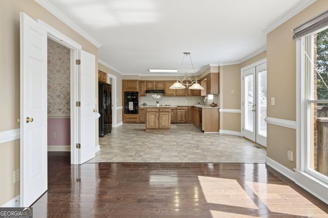 450 Renee Circle, Roswell, GA 30075