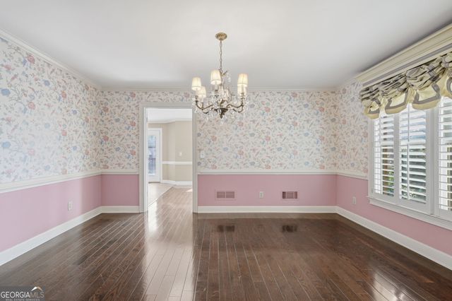 450 Renee Circle, Roswell, GA 30075