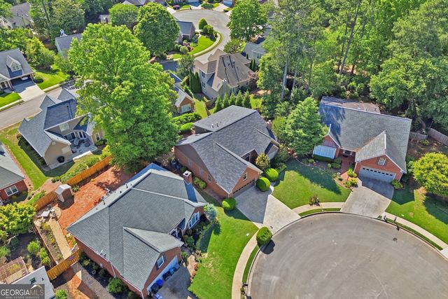 450 Renee Circle, Roswell, GA 30075