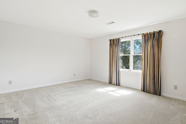 450 Renee Circle, Roswell, GA 30075