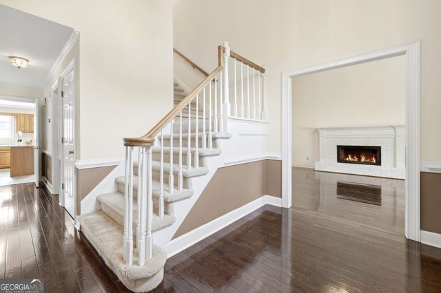 450 Renee Circle, Roswell, GA 30075