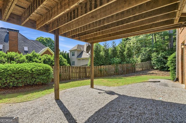 450 Renee Circle, Roswell, GA 30075