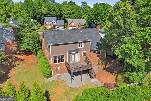 450 Renee Circle, Roswell, GA 30075