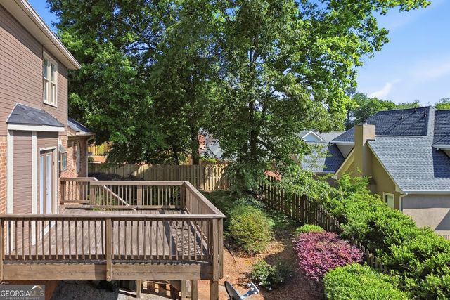 450 Renee Circle, Roswell, GA 30075