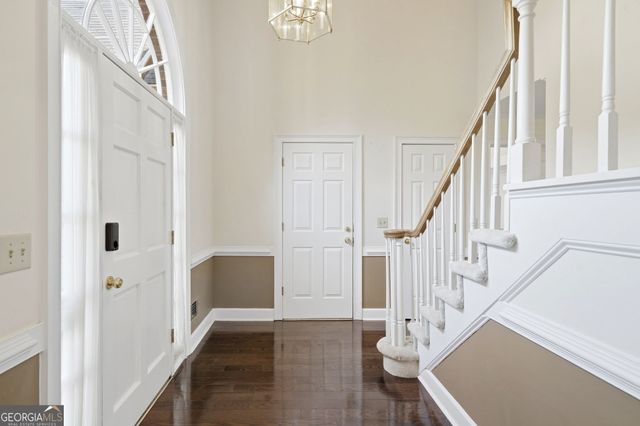 450 Renee Circle, Roswell, GA 30075